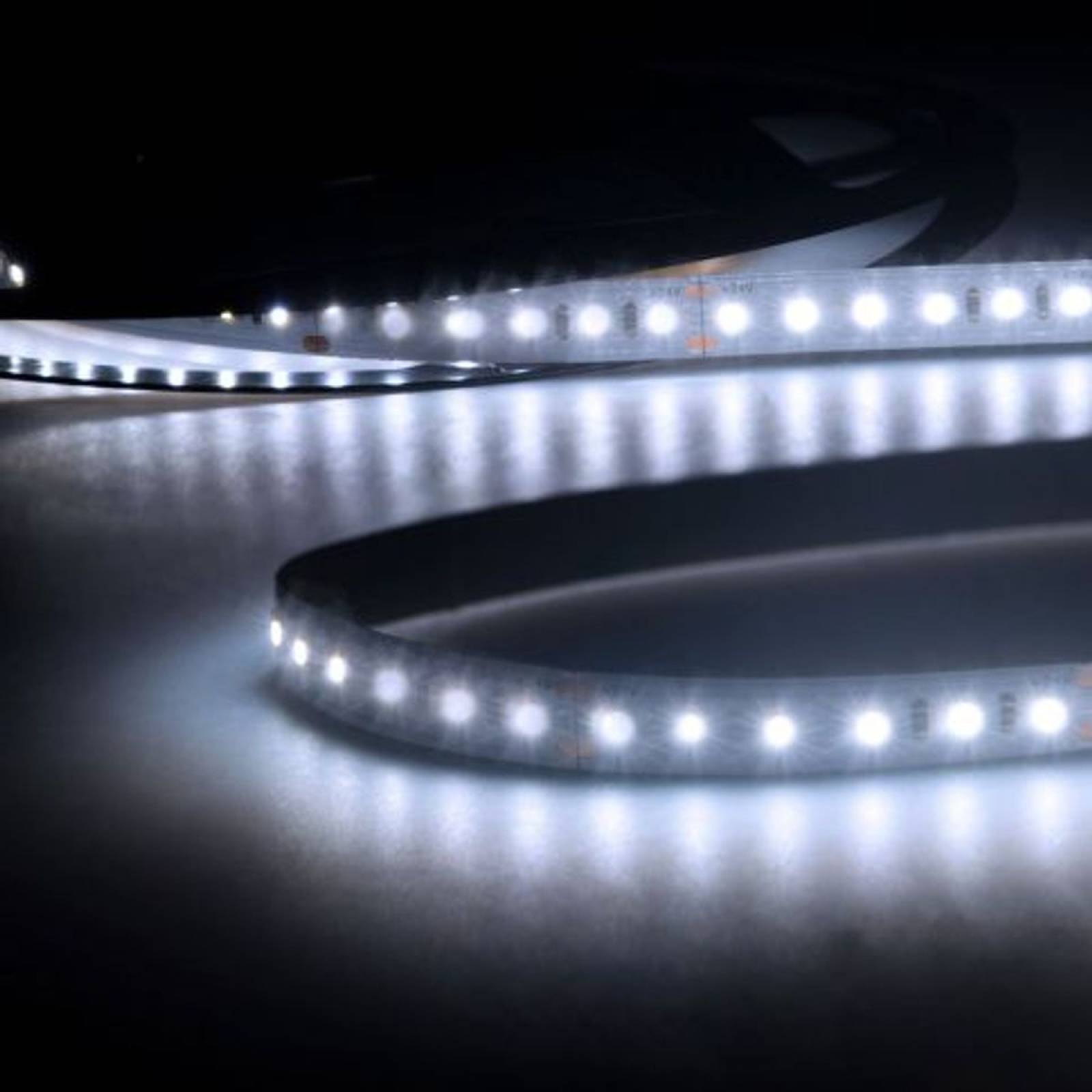 ISOLED LED CC Stripe 24V 12W/m IP20 15m Rolle 120� 6500K kaltwei�