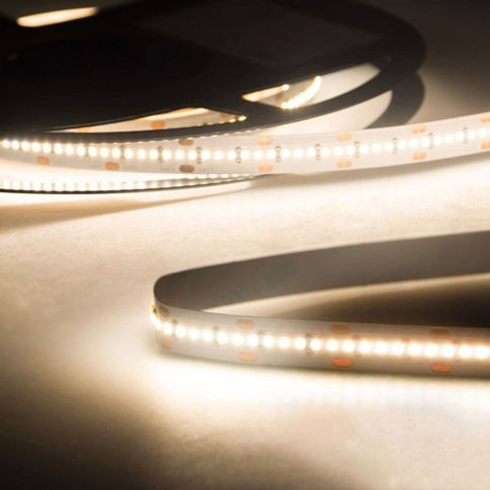 ISOLED LED Stripe Linear CRI90+, 24V DC, 6W/m, 3000K warmwei�, 5m