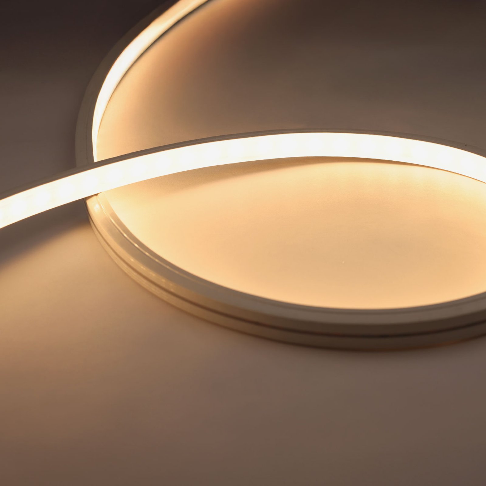 LED Stripe Wallwasher 20x55� asymmetrisch, 3000K warmwei�, 24V, 18W/m, IP54, CRI90, 3m, 70LED/m